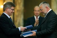 Nokia offers lifeline to Cluj industry: Nokia’s Raimo Puntala (left) and Cluj County Council president Marius Nicoara