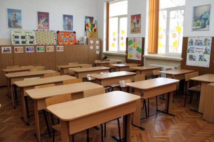Coronavirus: Romanian Minister says schools will stay closed until after Easter