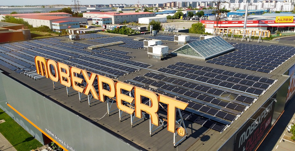 Axionet installs photovoltaic panels system for Mobexpert Militari store