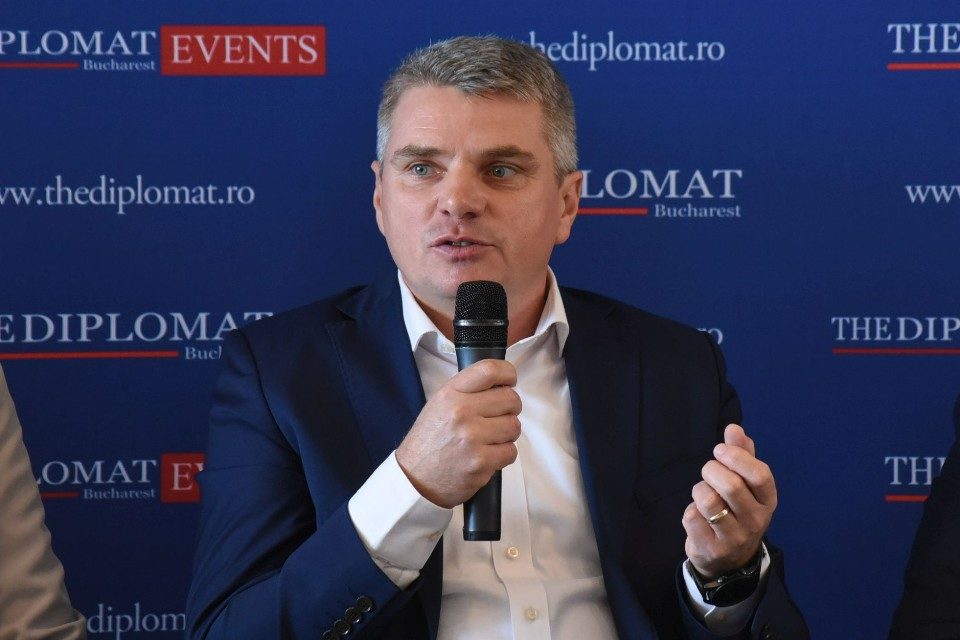 „Stațiile noastre de încărcare a vehiculelor electrice sunt conectate la o conexiune cloud pentru monitorizare de la distanță” – Diplomatul București