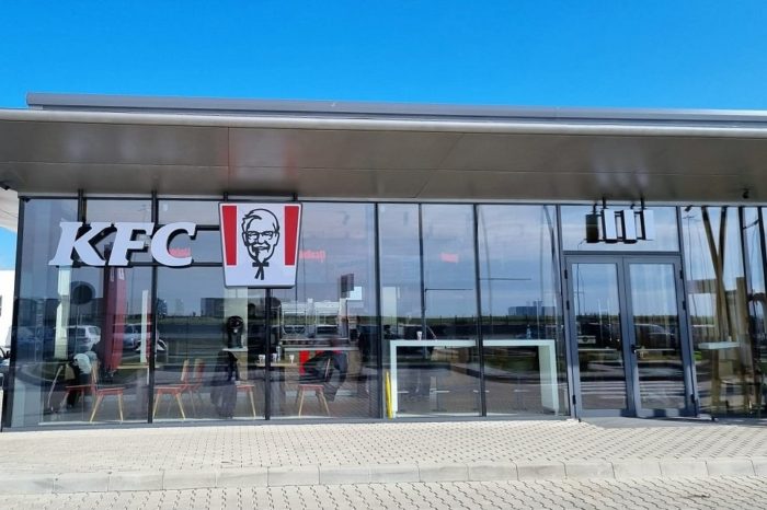 KFC signs partnership with Rompetrol, opens restaurants in three gas stations on the A1 highway
