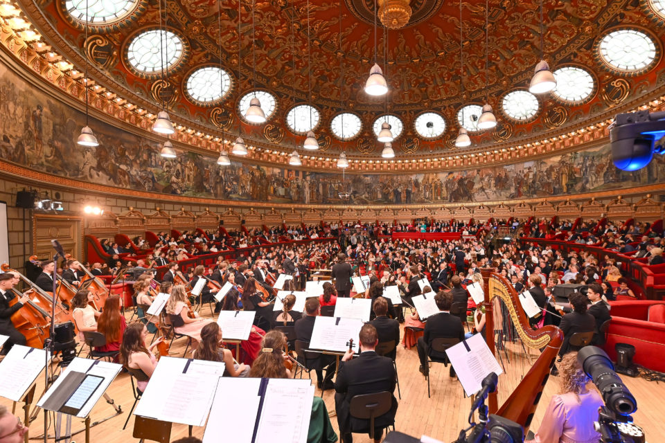 Concertul de Caritate Regal este o scenă a generozității și a valorilor autentice în sprijinirea tinerelor talente românești – The Diplomat București