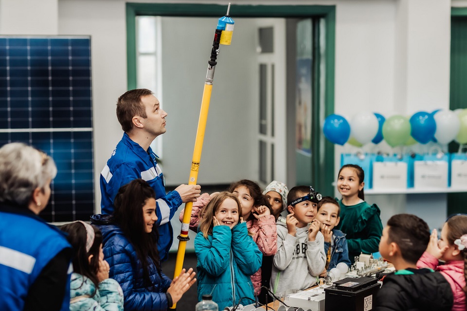 Over 3,000 primary school students learn about energy, within the educational project of DEER "Different School with Little Energetician"