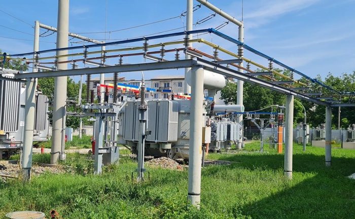 Fitch revises Electrica's outlook to ‘BBB-‘ stable