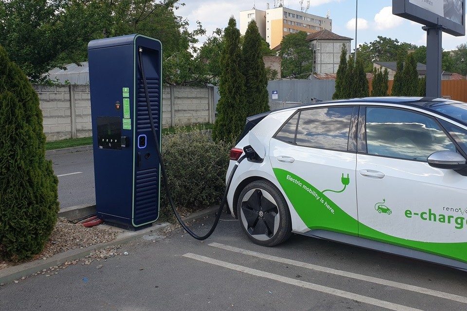 OMV Petrom closes the transaction acquiring the largest electric mobility network in Romania